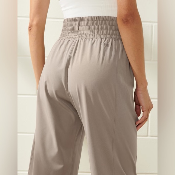 Abercrombie and Fitch YPB Motionteck Jogger Tan Size XS - Picture 6 of 12